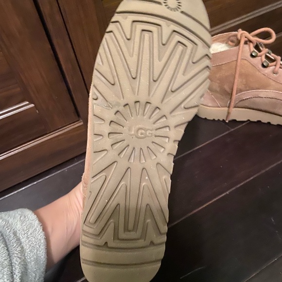Ugg Chesnut Great Worn Condition - Picture 5 of 5